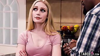 Interracial-Liebe: Teen-Stieftochter Emma Starletto Gibt Ihrem Stiefvater Einen Deepthroat